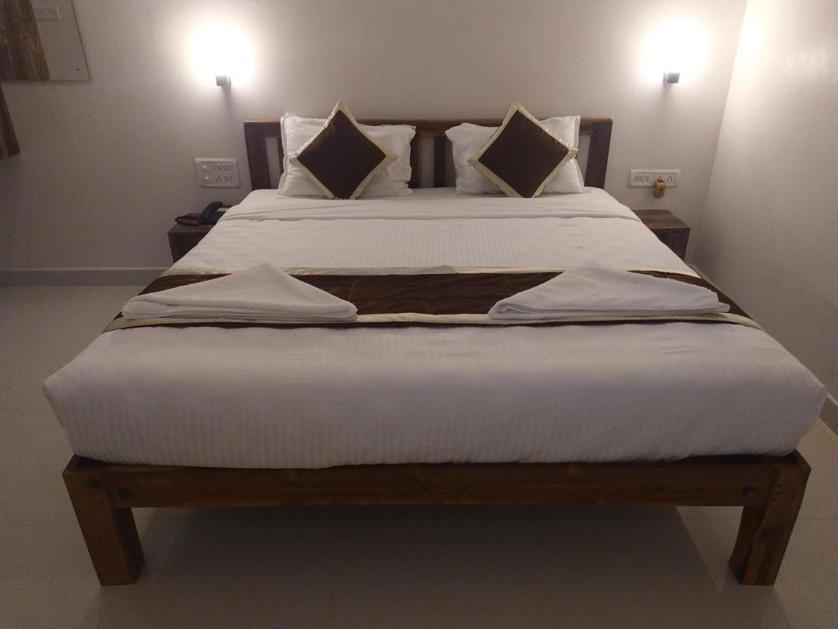 Hotel Rani And Rani Residency Puducherry Buitenkant foto